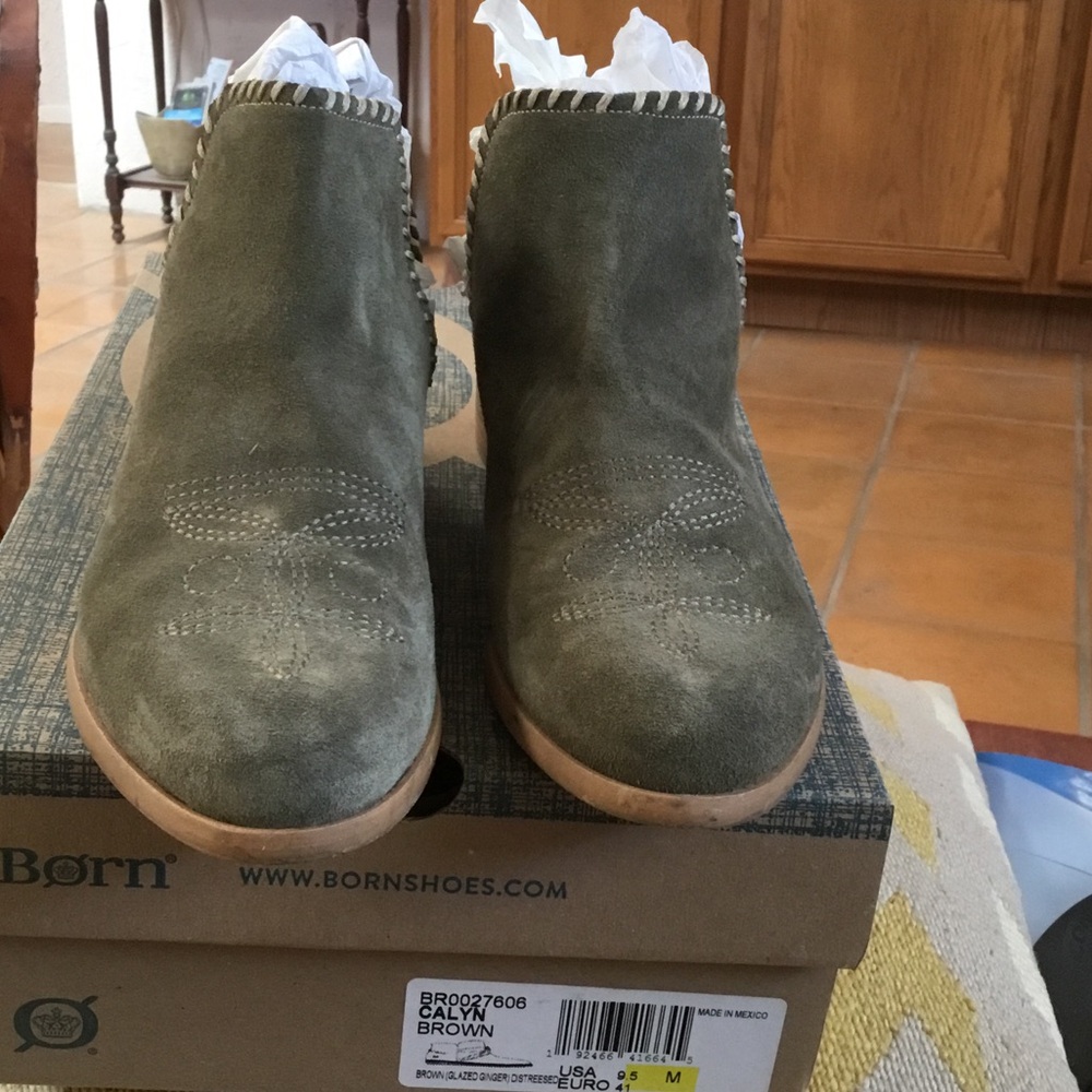 EUC Sundance Green Suede Ankle Boots